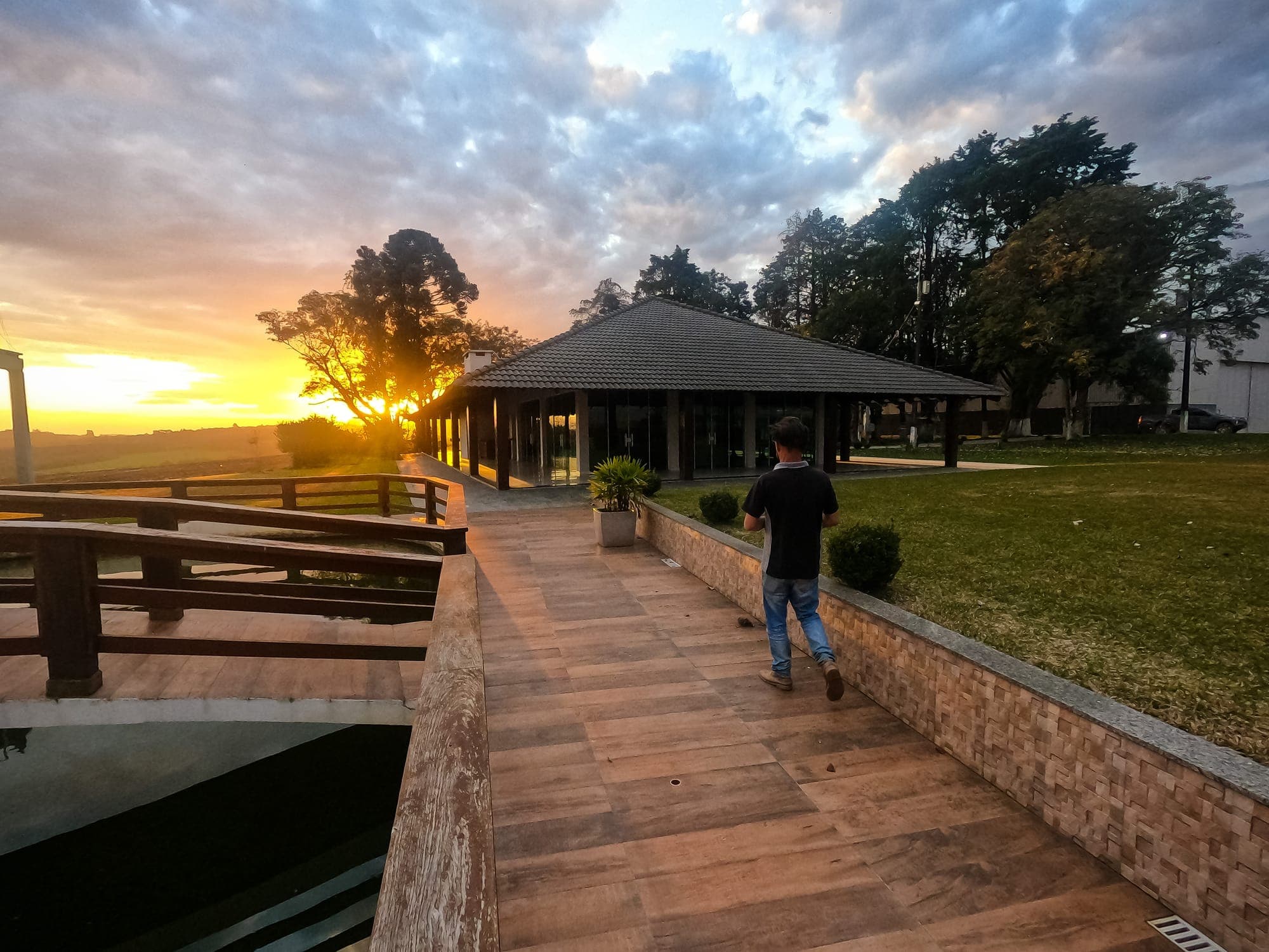 Deck e caminhos