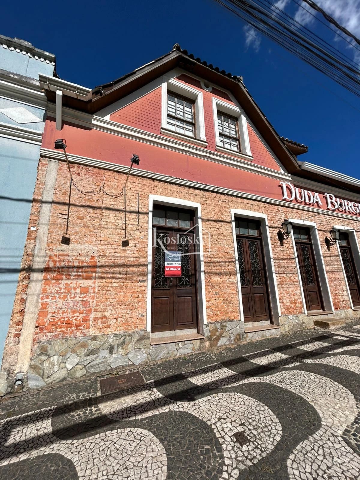 Comercial Esquina - Praça Marechal Floriano Peixoto, 353