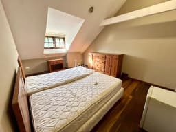 Quarto semi mobiliado no Centro 3