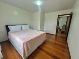 Casa com Grande Terreno - Colônia Francesa 8