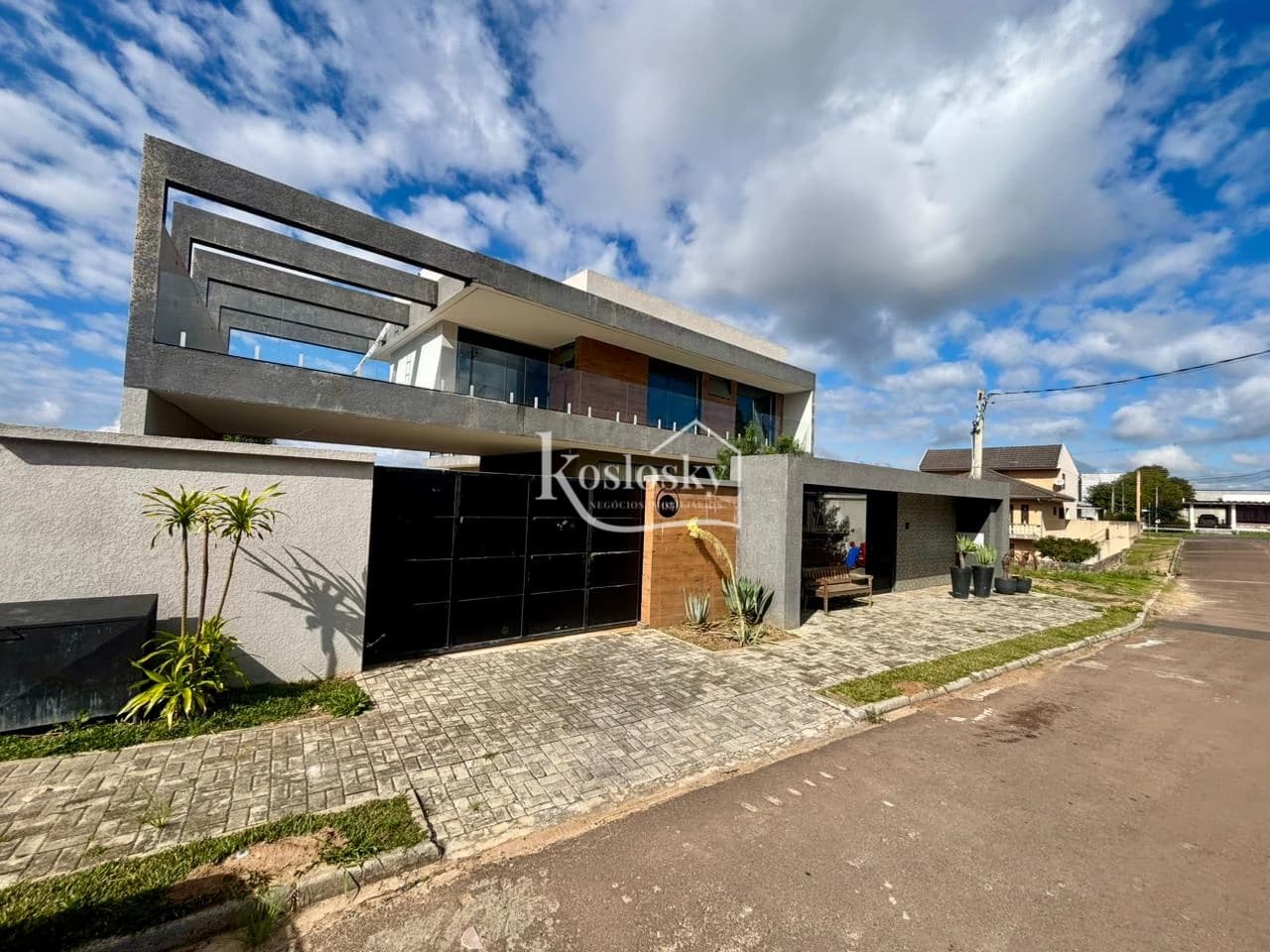 Casa à Venda na Vila Militar