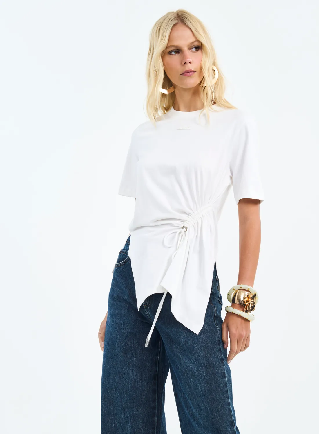 Camiseta Feminina com Franzido e Amarração